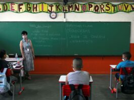 Inclusão de disciplinas na Base Comum Curricular divide opiniões