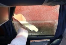 Ônibus do Grêmio é apedrejado e jogador é atingido no rosto