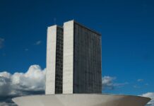 Câmara aprova PEC que aumenta idade máxima para indicação de ministros