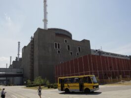 Após ataque russo, maior usina nuclear da Europa está em chamas