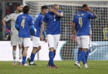 Mancini diz que Itália precisa focar no futuro após ficar fora da Copa