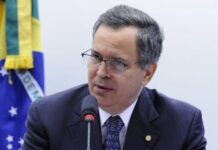 PDT articula filiação de dois deputados federais