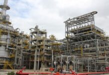 Guerra da Rússia contra Ucrânia causou aumento da gasolina na Bahia, justifica Acelen