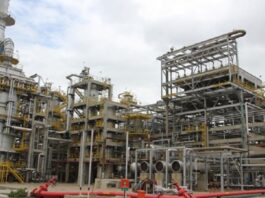 Guerra da Rússia contra Ucrânia causou aumento da gasolina na Bahia, justifica Acelen