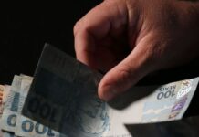 Caixa libera abono salarial para trabalhadores nascidos em dezembro