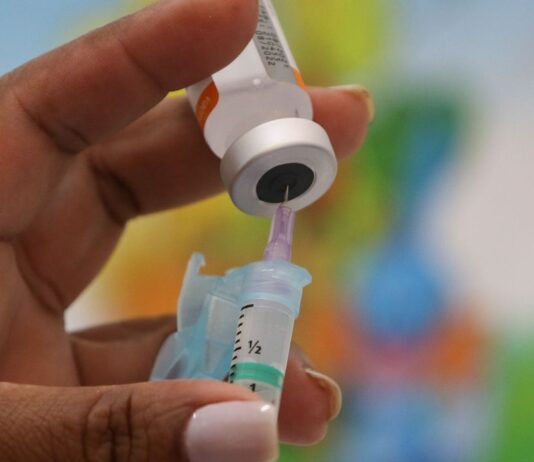 Covid-19: vacinas usadas no Brasil elevam proteção contra reinfecções