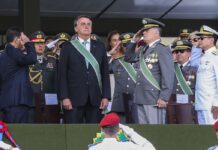 Exército está presente em momentos difíceis do país, diz presidente