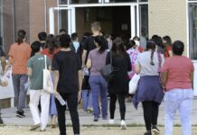 Inep publica edital para versão impressa do Enem 2022