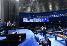 O Projeto de Lei 535/22, que cria auxílio combustível no valor de R$ 250, está sendo tramitado na Câmara dos Deputados.