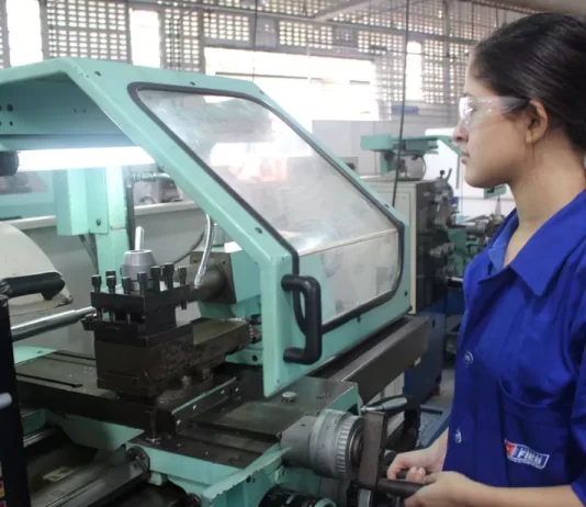 SENAI oferece cursos técnicos gratuitos online com direito a certificado de conclusão