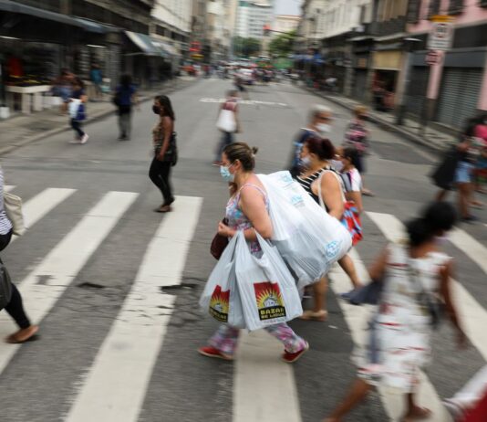 Covid-19: Brasil tem 49,7 mil novos casos e 280 óbitos em 24 horas