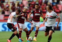 Sob jejum de vitórias no Brasileiro, São Paulo encara Flamengo em casa