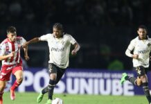 Vasco goleia Náutico para se manter no G4 da Série B