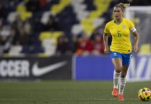 Tamires valoriza chances ao elenco após derrota da seleção feminina