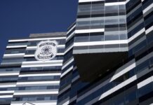 Bolsonaro chega à Polícia Federal para depor sobre atos golpistas