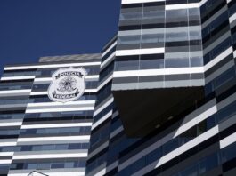 Bolsonaro chega à Polícia Federal para depor sobre atos golpistas