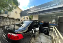 Homem é levado para delegacia suspeito de estuprar filha de 1 ano em Salvador