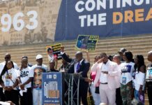 Milhares se reúnem em Washington em celebração a Martin Luther King