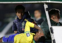 Neymar é submetido a cirurgia no joelho esquerdo