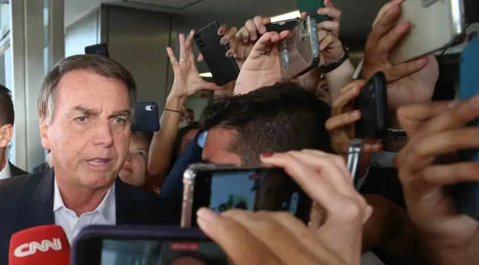Moraes nega pedido de Bolsonaro para adiar depoimento à PF