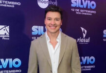 Em clima de despedida, Rodrigo Faro não segura emoção durante discurso: -Ano bastante diferente