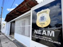 Homem é preso na Bahia suspeito de queimar companheira com modelador de cachos na frente da filha de 9 anos