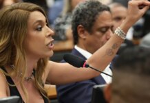 Erika Hilton rejeita negociação sobre compensações na PEC da 6×1
