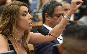 Erika Hilton rejeita negociação sobre compensações na PEC da 6×1