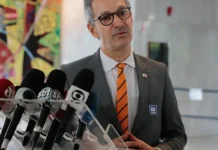 Romeu Zema é denunciado por ataques a Gilmar Mendes Romeu Zema é denunciado por ataques a Gilmar Mendes