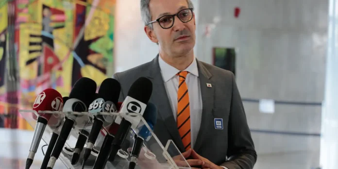 Romeu Zema é denunciado por ataques a Gilmar Mendes Romeu Zema é denunciado por ataques a Gilmar Mendes