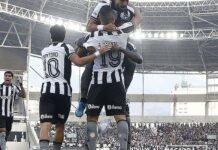 Botafogo vence Corinthians pelo Brasileirão com três de Arthur Cabral Botafogo vence Corinthians pelo Brasileirão com três de Arthur Cabral