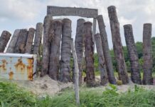 Justiça manda demolir muro de 570 metros em praia no sul da Bahia Justiça manda demolir muro de 570 metros em praia no sul da Bahia