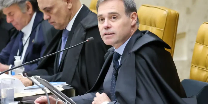 Mendonça decide manter Vorcaro preso na Superintendência da PF Mendonça decide manter Vorcaro preso na Superintendência da PF