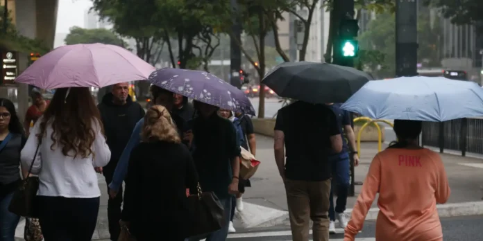 Fim de semana será marcado por temporais em áreas do Fim de semana será marcado por temporais em áreas do Sul e do Sudeste