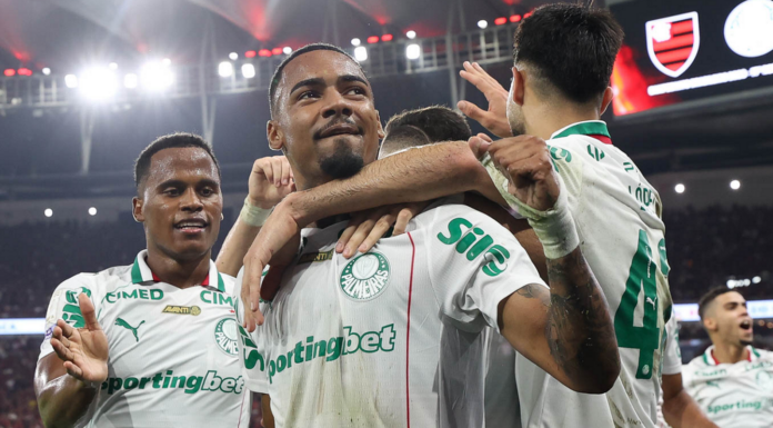 Palmeiras derrota Fla e amplia vantagem na liderança do Brasileiro Palmeiras derrota Fla e amplia vantagem na liderança do Brasileiro