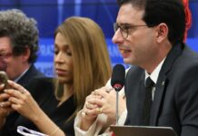 Relatório de PEC prevê fim da escala 6×1 60 dias após promulgação Relatório de PEC prevê fim da escala 6x1 60 dias após promulgação