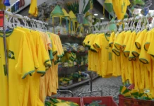 Copa do Mundo deve levar 99 milhões de brasileiros às compras Copa do Mundo deve levar 99 milhões de brasileiros às compras