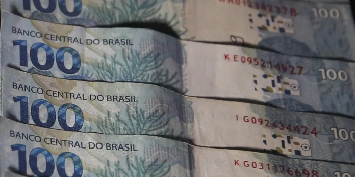 Governo bloqueia quase R$ 5 bi em emendas para cumprir Governo bloqueia quase R$ 5 bi em emendas para cumprir meta fiscal