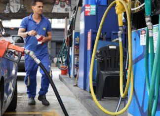 Gasolina com mais etanol chega hoje aos postos