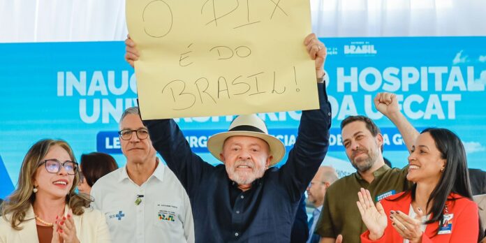 Lula volta a defender o Pix e fala em articulação Lula volta a defender o Pix e fala em articulação de Flávio Bolsonaro