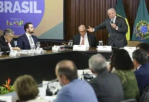 Lula sobre sanções dos EUA: “Brasil não é republiqueta insignificante” Lula sobre sanções dos EUA: "Brasil não é republiqueta insignificante"