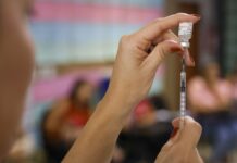 Vacina Pneumo 20 começa a ser oferecida pelo SUS para crianças Vacina Pneumo 20 começa a ser oferecida pelo SUS para crianças