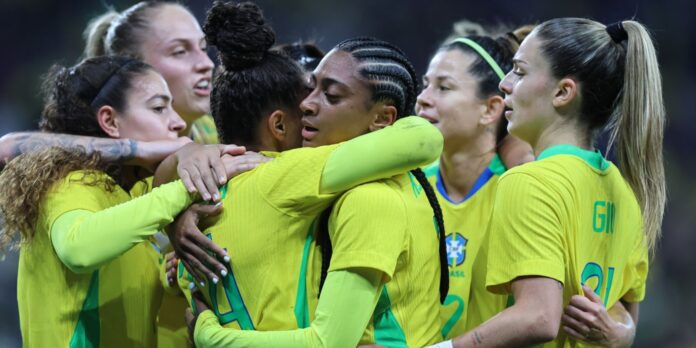 Seleção feminina encara Estados Unidos esta noite em São Paulo Seleção feminina encara Estados Unidos esta noite em São Paulo