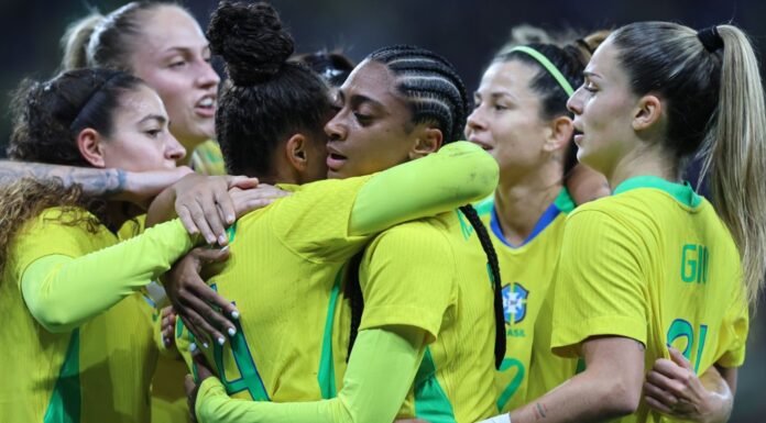 Seleção feminina encara Estados Unidos esta noite em São Paulo Seleção feminina encara Estados Unidos esta noite em São Paulo