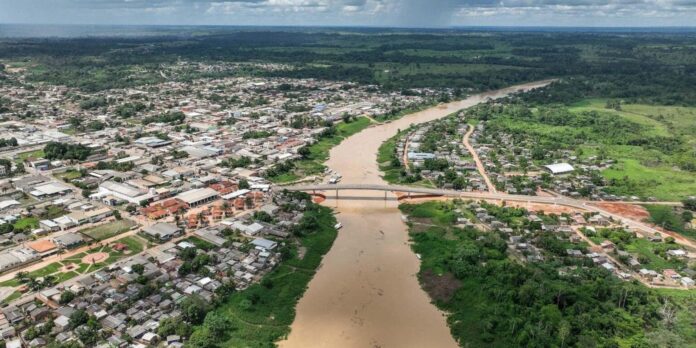 Desabamento de ponte deixa quatro pessoas feridas no interior do Desabamento de ponte deixa quatro pessoas feridas no interior do Acre