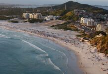 Estudo aponta degradação em mais de um quarto da costa fluminense Estudo aponta degradação em mais de um quarto da costa fluminense