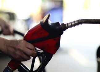 Governo federal dá subsídio para garantir o preço do diesel Governo federal dá subsídio para garantir o preço do diesel