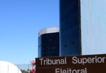TSE interrompe julgamento de decisão que suspendeu pesquisa eleitoral TSE interrompe julgamento de decisão que suspendeu pesquisa eleitoral