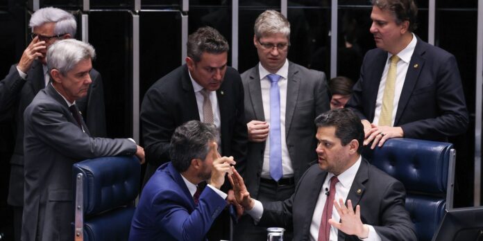 Mesmo com apelos do governo, pautas-bomba são aprovadas no Senado Mesmo com apelos do governo, pautas-bomba são aprovadas no Senado