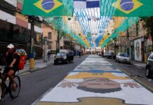 Ruas decoradas para Copa do Mundo reforçam vínculo comunitário no Rio Ruas decoradas para Copa do Mundo reforçam vínculo comunitário no Rio